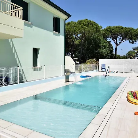 Appealing In With Garden Lido di Jesolo