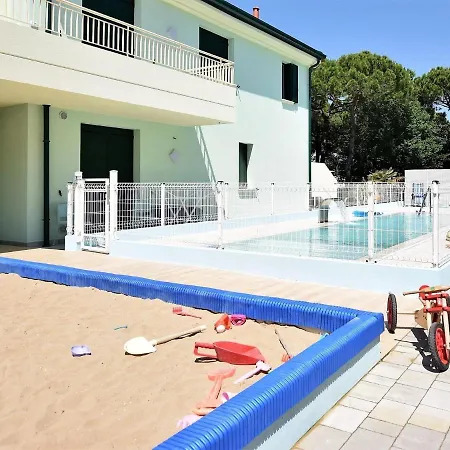 Appealing In With Garden Apartment Lido di Jesolo